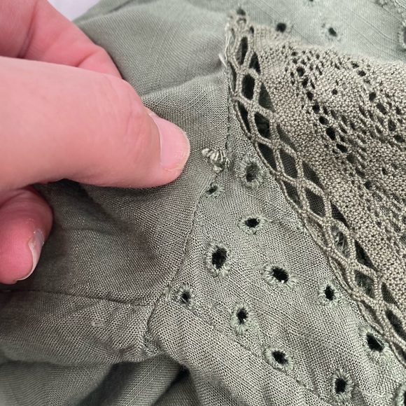 LUCKY BRAND I Top Blouse Eyelet Olive Green Medium - Picture 15 of 16
